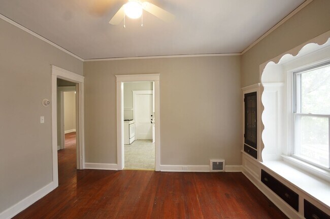 Building Photo - 2-Bedroom Lakewood Gem in the Heart of the...