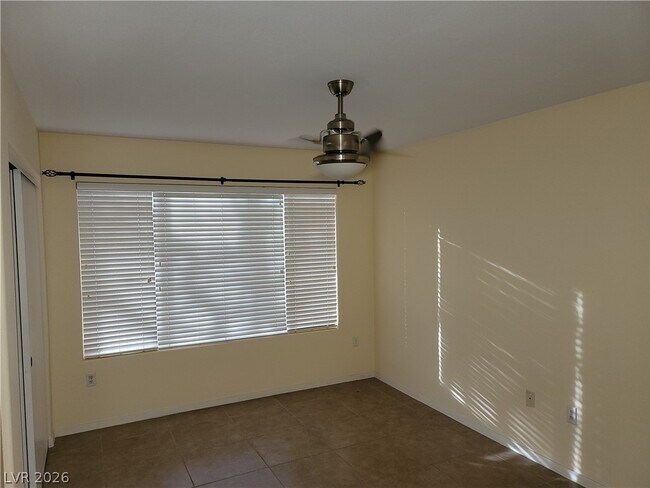 Building Photo - 5710 E Tropicana Ave