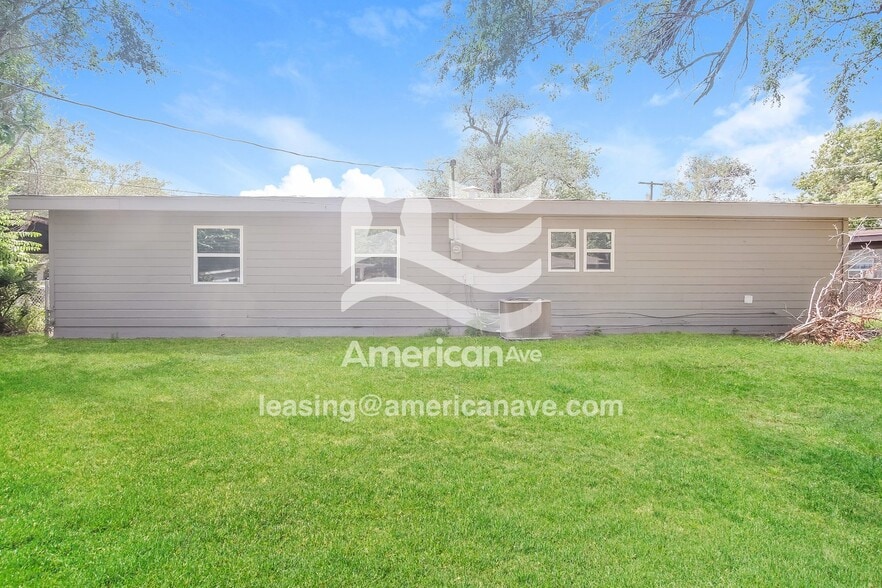 Building Photo - 5429 N Elgin Ave