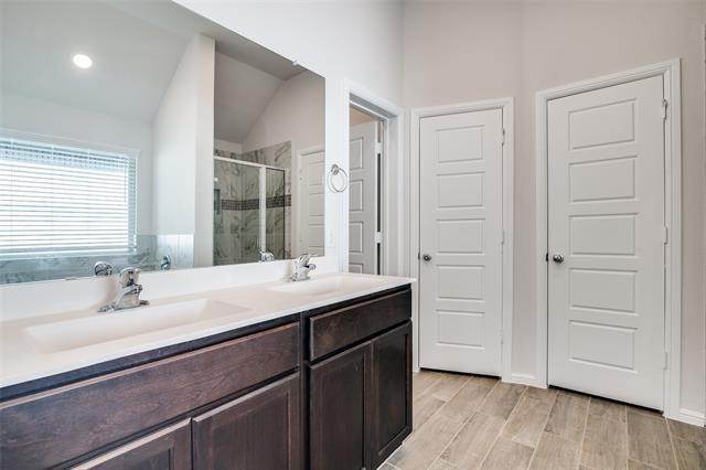 Building Photo - 722 Gentle Bird Dr