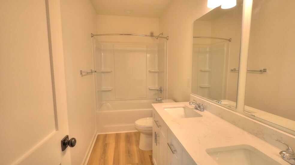 Unit B - 345 W Stewart Ave