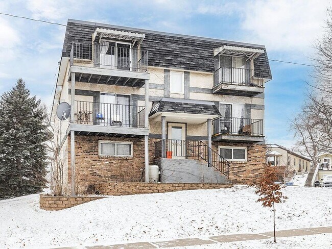 Primary Photo - Bright, Stylish Corner 2 Bedroom Unit in an Awesome Location!