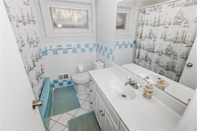 Building Photo - 266 Willowcrest Dr