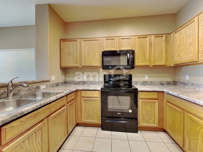 Building Photo - 2567 W Amber Sun Dr