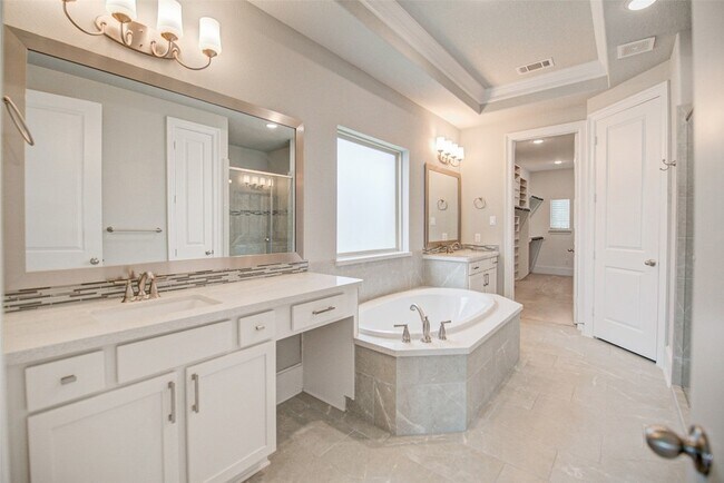 Building Photo - 67 Springtime Creek Dr