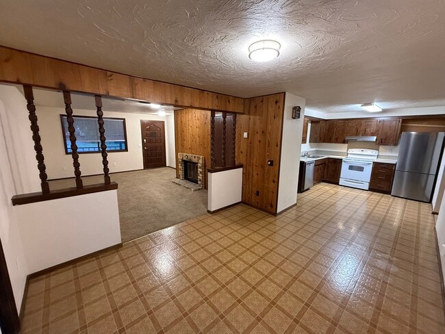Building Photo - 9133 Tolo Ct NE