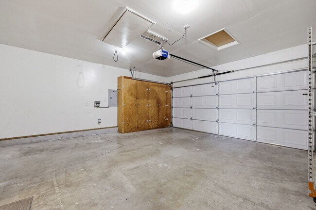 Building Photo - 6748 3rd Way SE