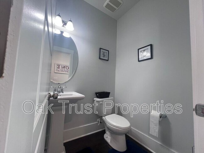 Building Photo - 244 Great Lawn Dr