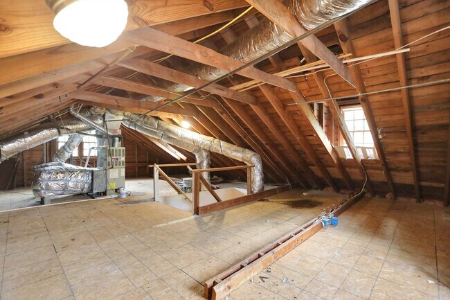 Building Photo - 3607 Highland Park Pl