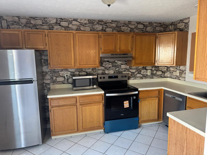 Building Photo - 645 Nollmeyer Rd