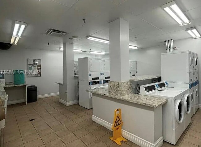 Building Photo - 850 N Miami Ave
