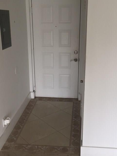 Building Photo - 8761 Wiles Rd