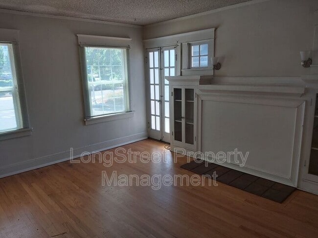 Building Photo - 205 NW Kings Blvd