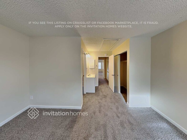 Building Photo - 1811 S Quebec Way