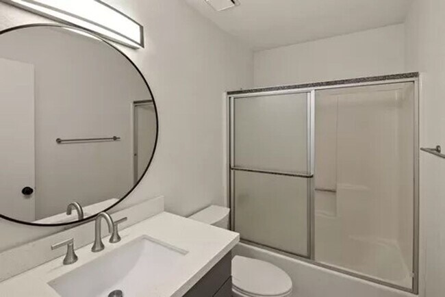 Building Photo - S-1073