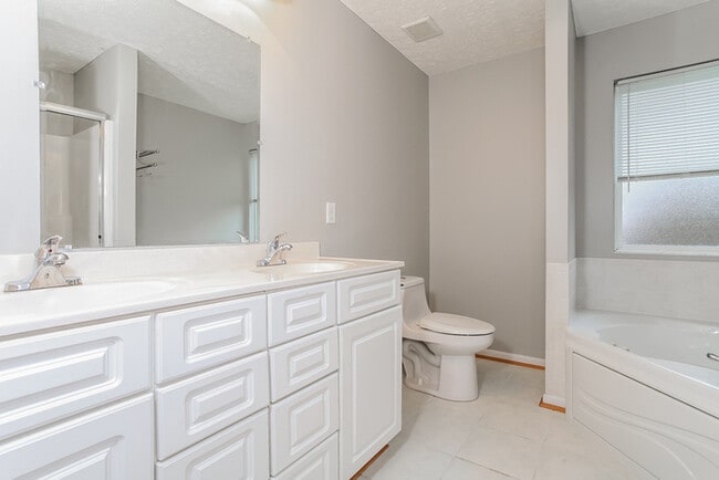 Building Photo - 1355 Peregrine Way