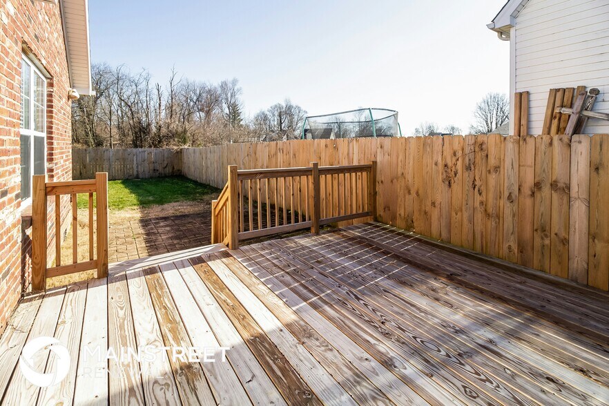 Building Photo - 7913 Kenhurst Dr