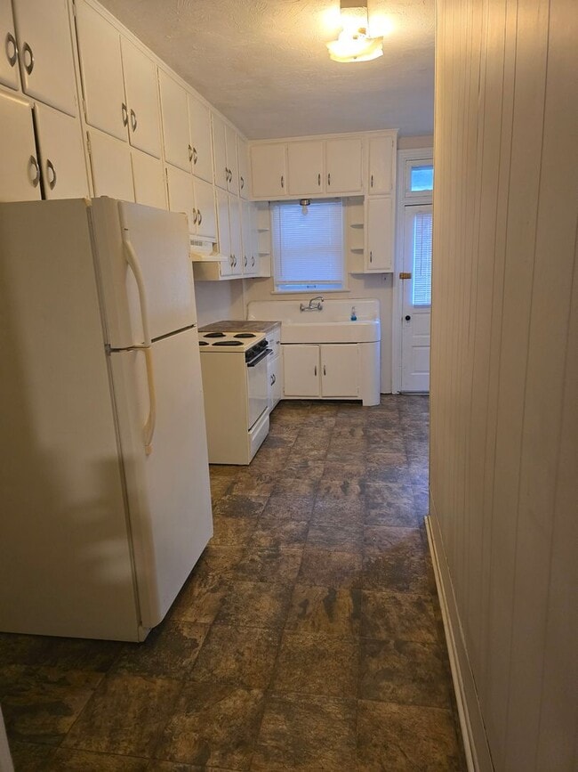 Building Photo - 1107 W King St