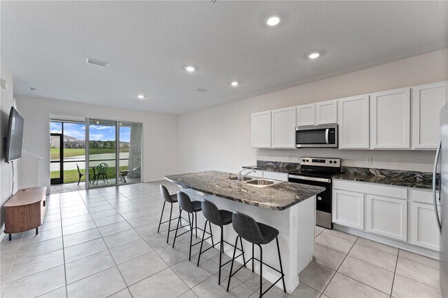 Building Photo - 33066 Major Oak Dr