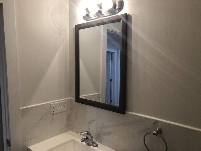 Building Photo - 134-142 Sussex Ave