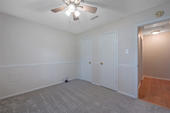 Building Photo - 730 Seamaster Dr