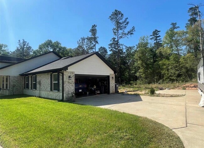 Building Photo - 131 Feldspar Ln