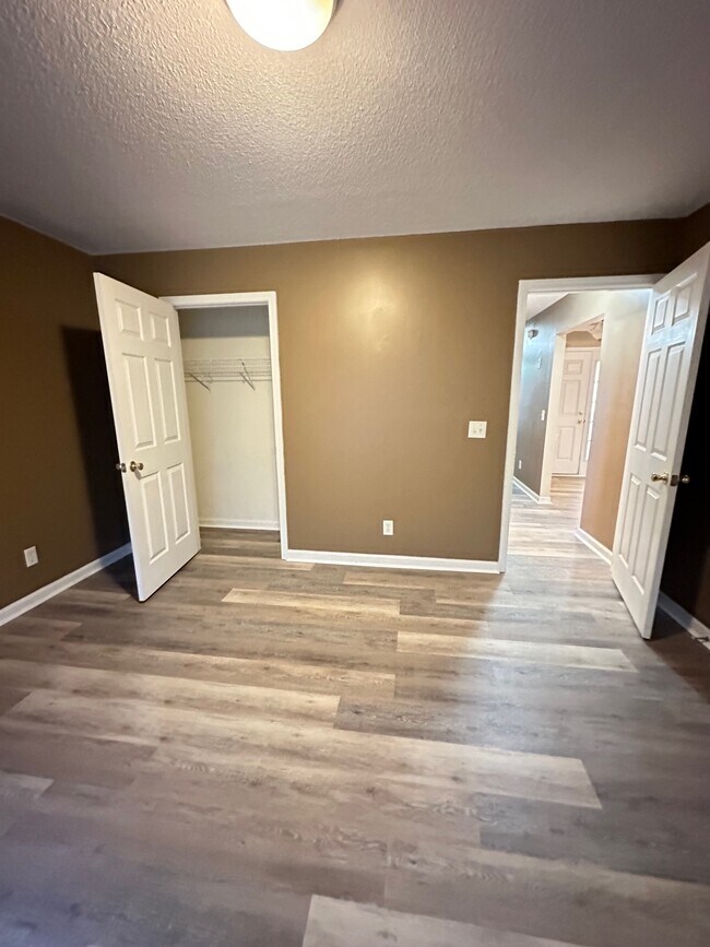 Building Photo - 12 Bass Rock Ct