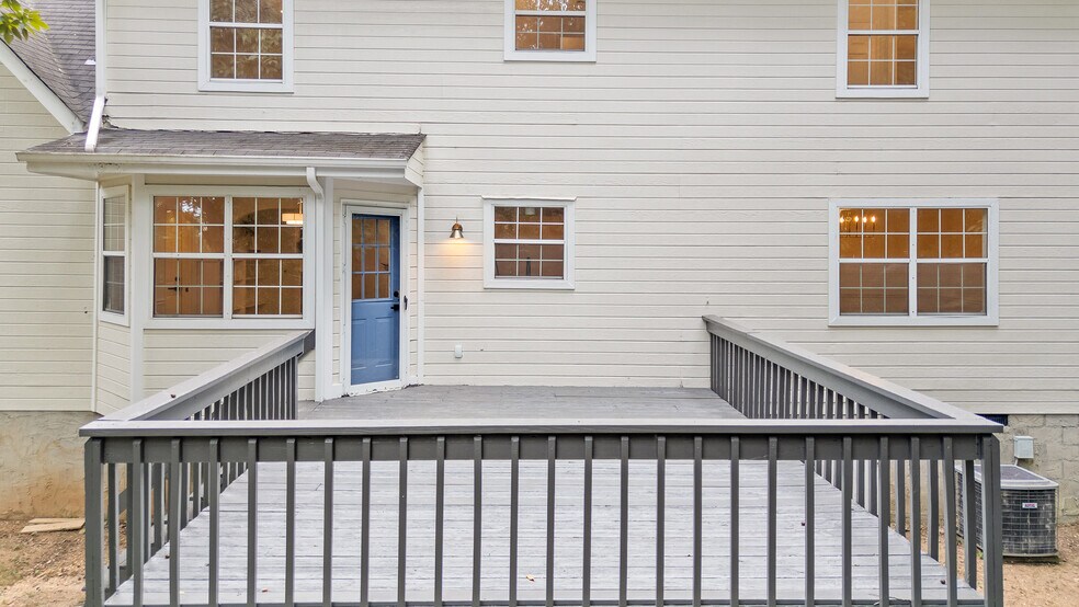 Building Photo - 224 N Brent Dr
