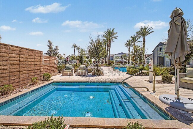 Building Photo - 2771 S Chippewa Dr