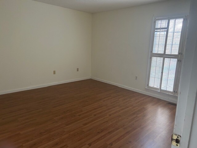 Building Photo - 926 Mill Stone Dr