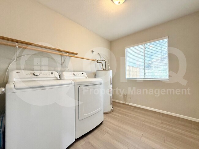 Building Photo - 329 N 69th Ave