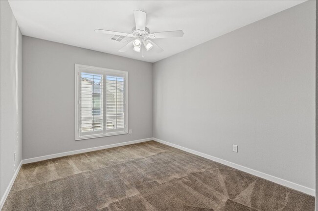 Building Photo - Beautiful and Highly Upgraded Townhome!