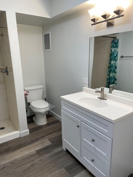 Building Photo - 1550 Wilder Ave