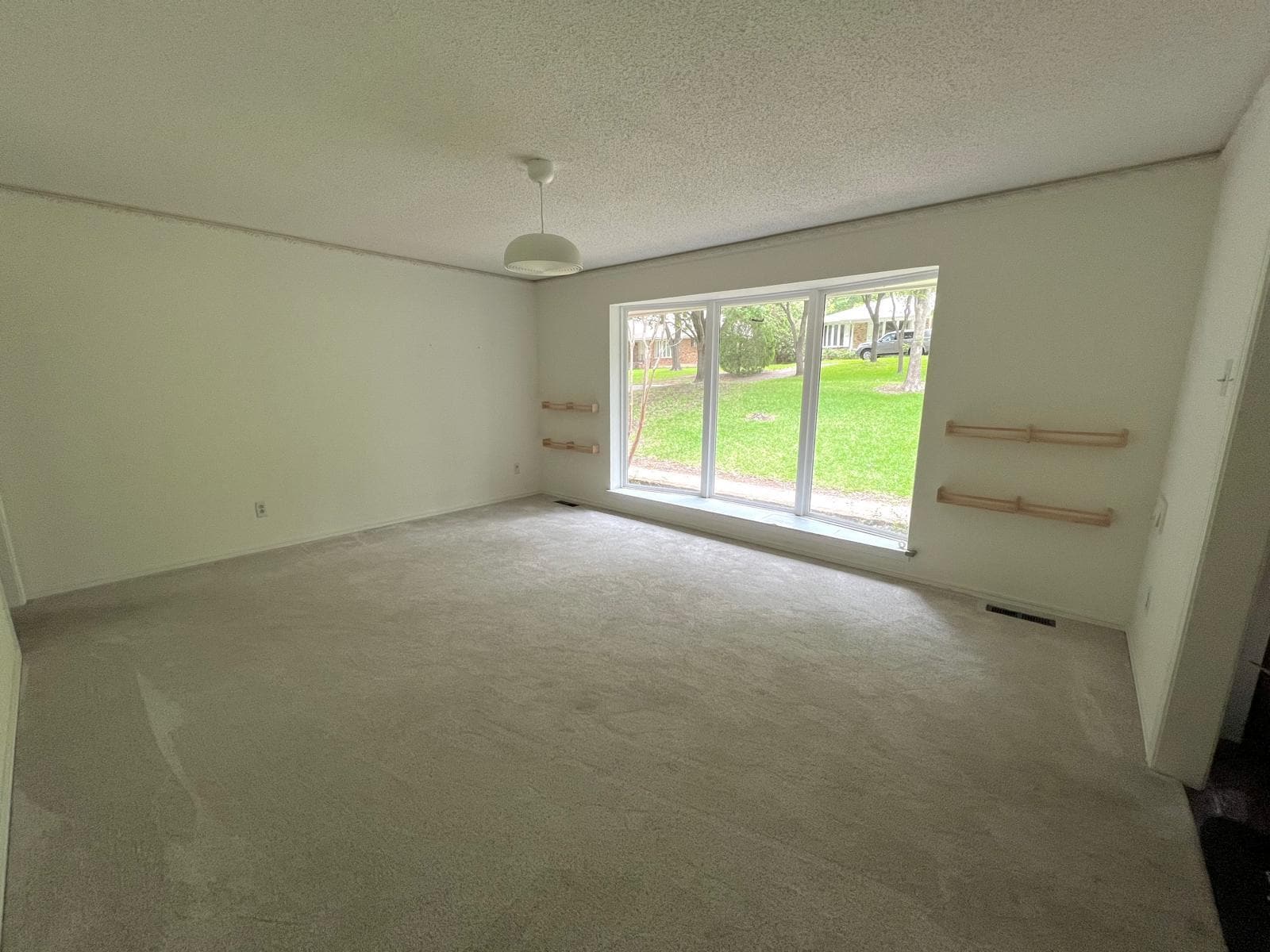 Building Photo - 8162 San Leandro Dr