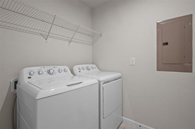 Building Photo - 15384 Caravan Ave