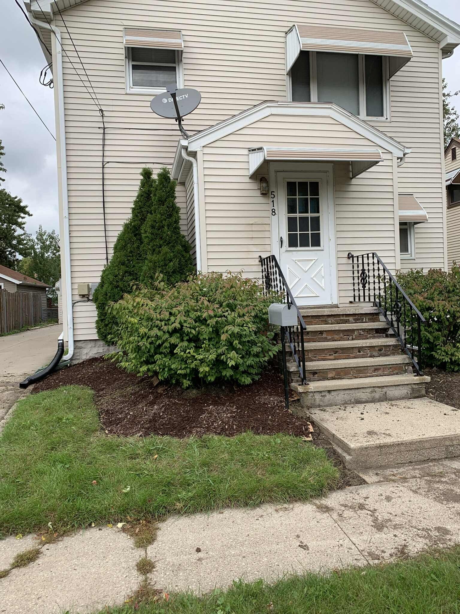 Building Photo - 518 5th St