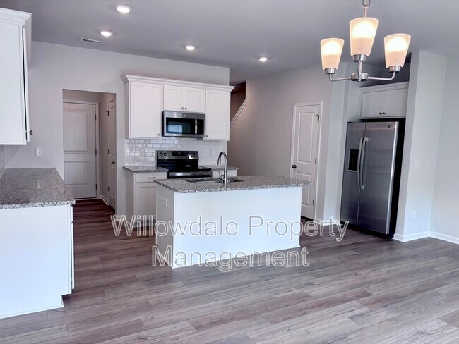 Building Photo - 183 Central Townes Wy