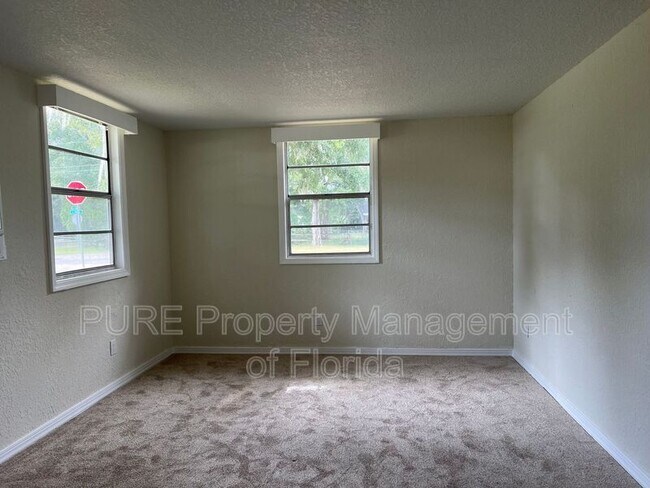 Building Photo - 2205 NE 14th Ave