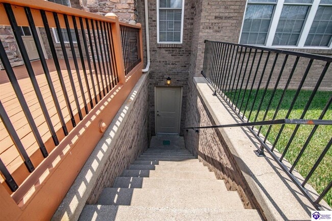 Building Photo - 120 Calumet Loop