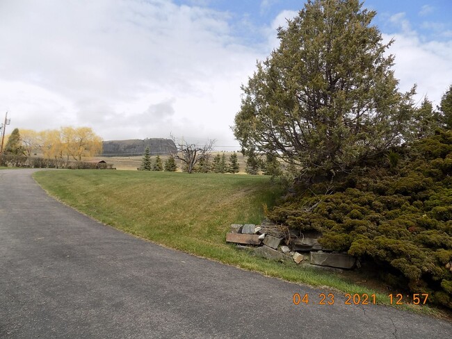 Building Photo - Lake Front Property with Orchard--Desire l...