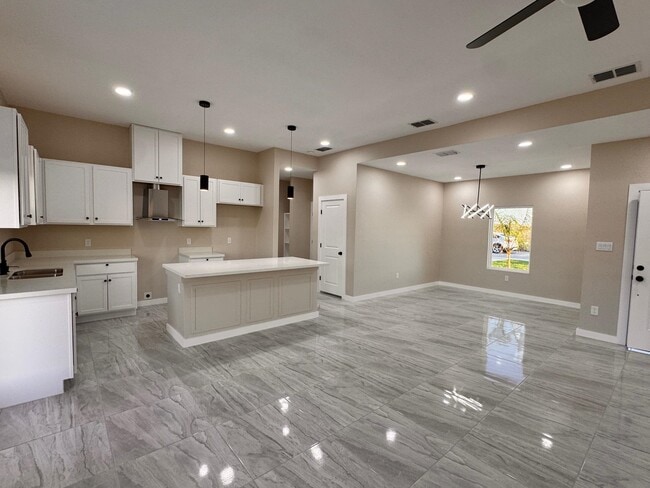 Building Photo - 6702 El Bosal Ln