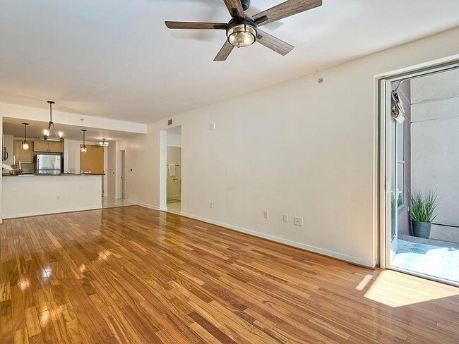 Building Photo - "Urban Oasis: Spacious 1-Bedroom with Granite  Finishes in Downtown San Diego"