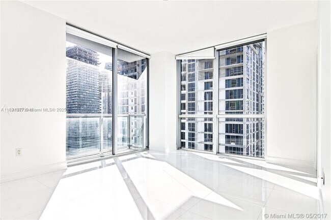 Building Photo - 1060 Brickell Ave