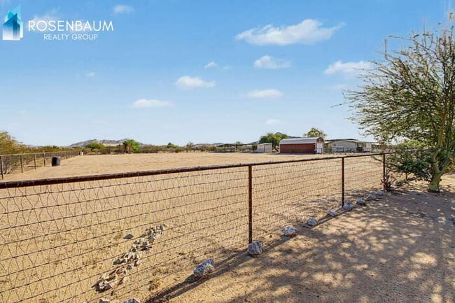 Building Photo - 10644 W Rosemead Dr