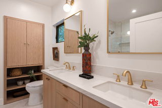 Building Photo - 2565 Veteran Ave