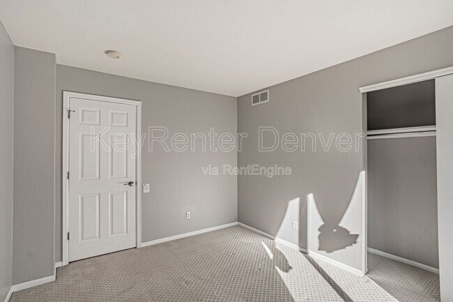 Building Photo - 3753 E Mallard St
