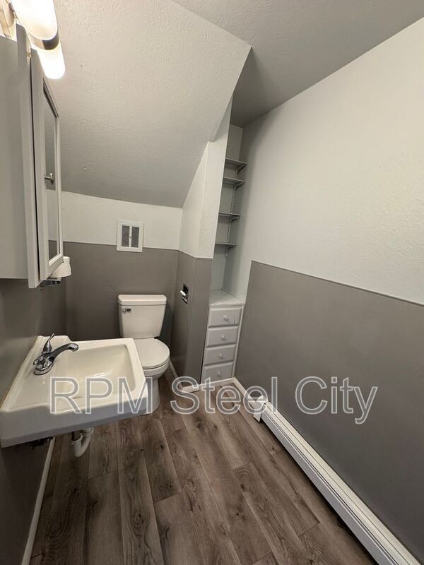 Building Photo - 2723 3rd Ave