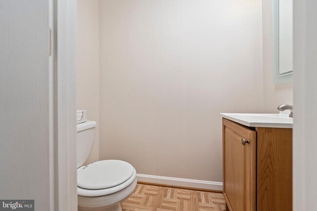 Building Photo - 1127 Kelfield Dr