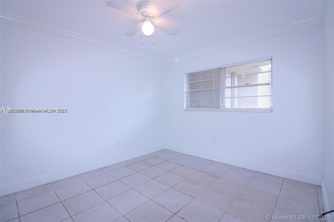 Building Photo - 3019 SW 68th Terrace