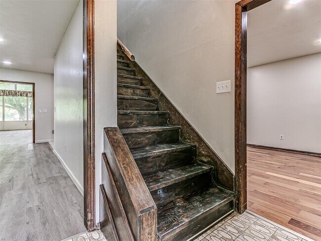 Building Photo - 1170 Mockingbird Cir